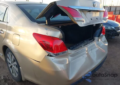 2011 Toyota Avalon Limited z USA, uszkodzony, nr VIN 4T1BK3DB6BU401110